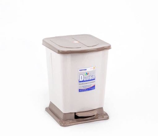 Thùng rác đạp trung